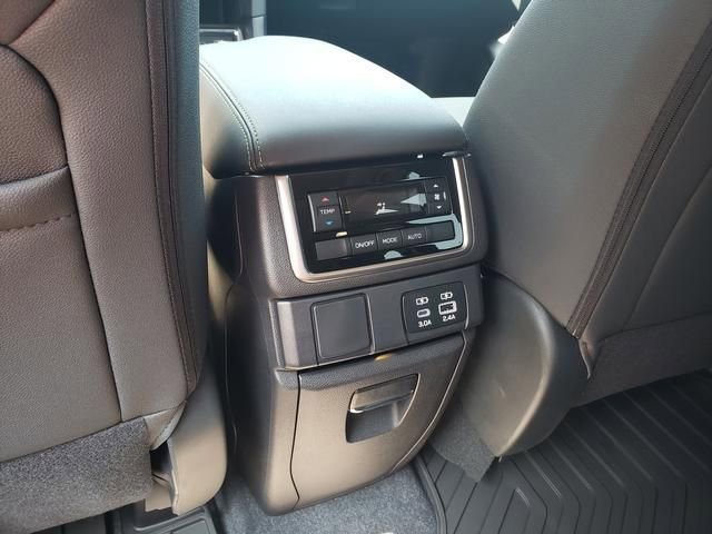 Used 2025 Subaru Ascent Onyx Edition image 14