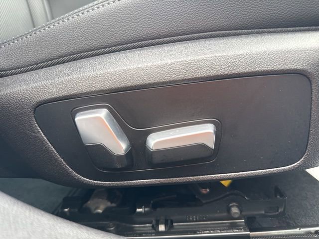 Used 2023 BMW 330e xDrive w/ Premium Package image 17