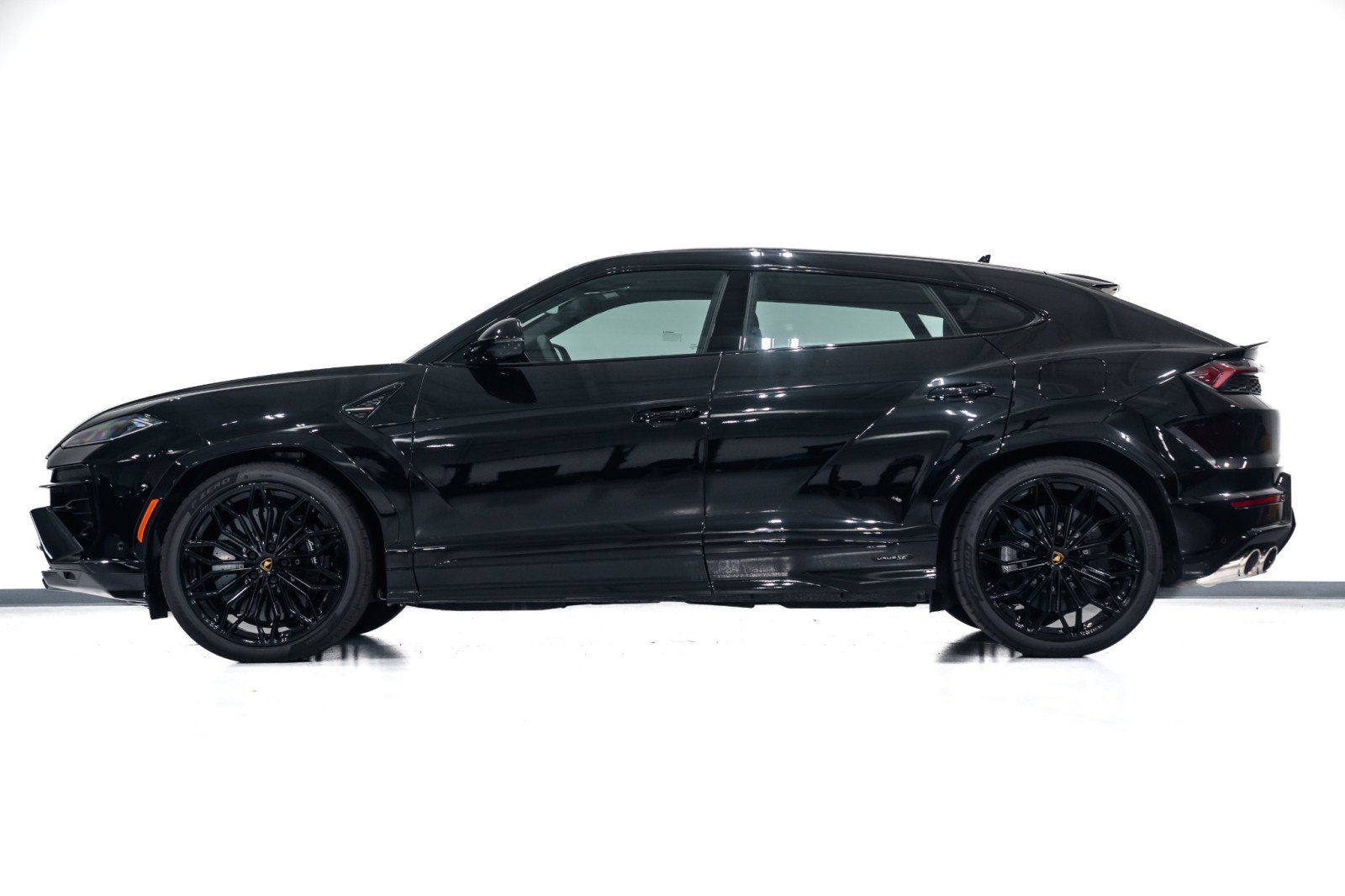 Used 2025 Lamborghini Urus SE image 5