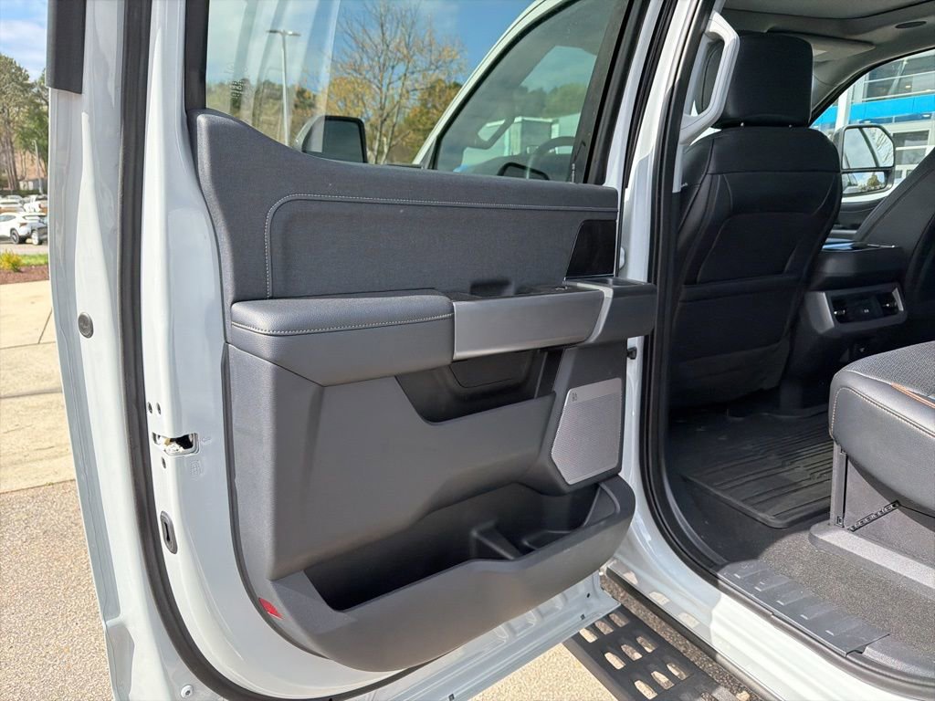 Used 2025 Ford F250 Lariat w/ Lariat Ultimate Package image 17