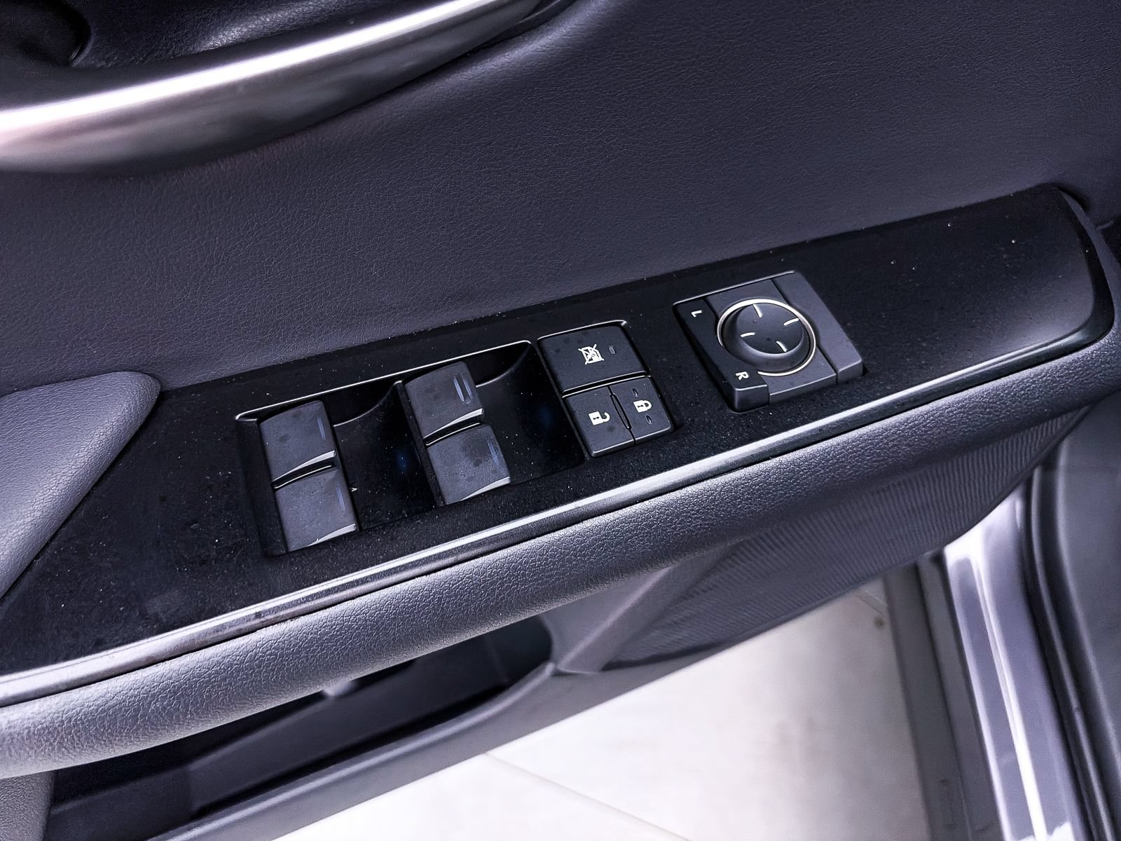 Used 2024 Lexus UX 250h F Sport FWD image 18