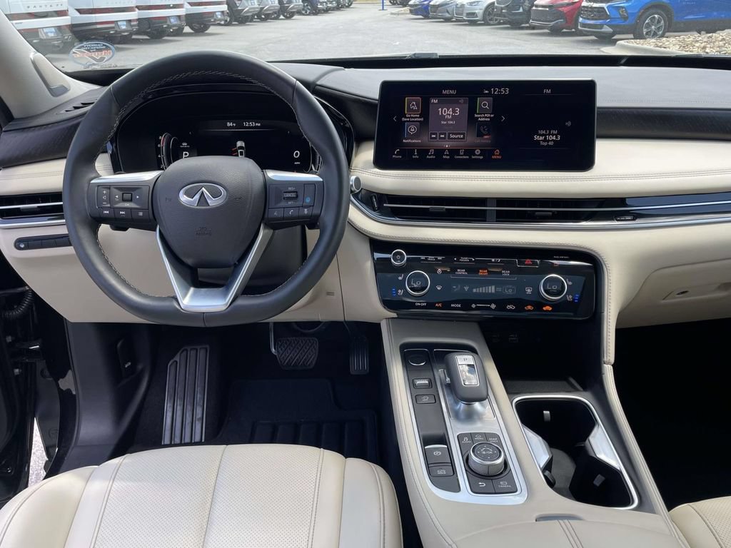 Used 2025 INFINITI QX60 Sensory AWD/4WD image 5