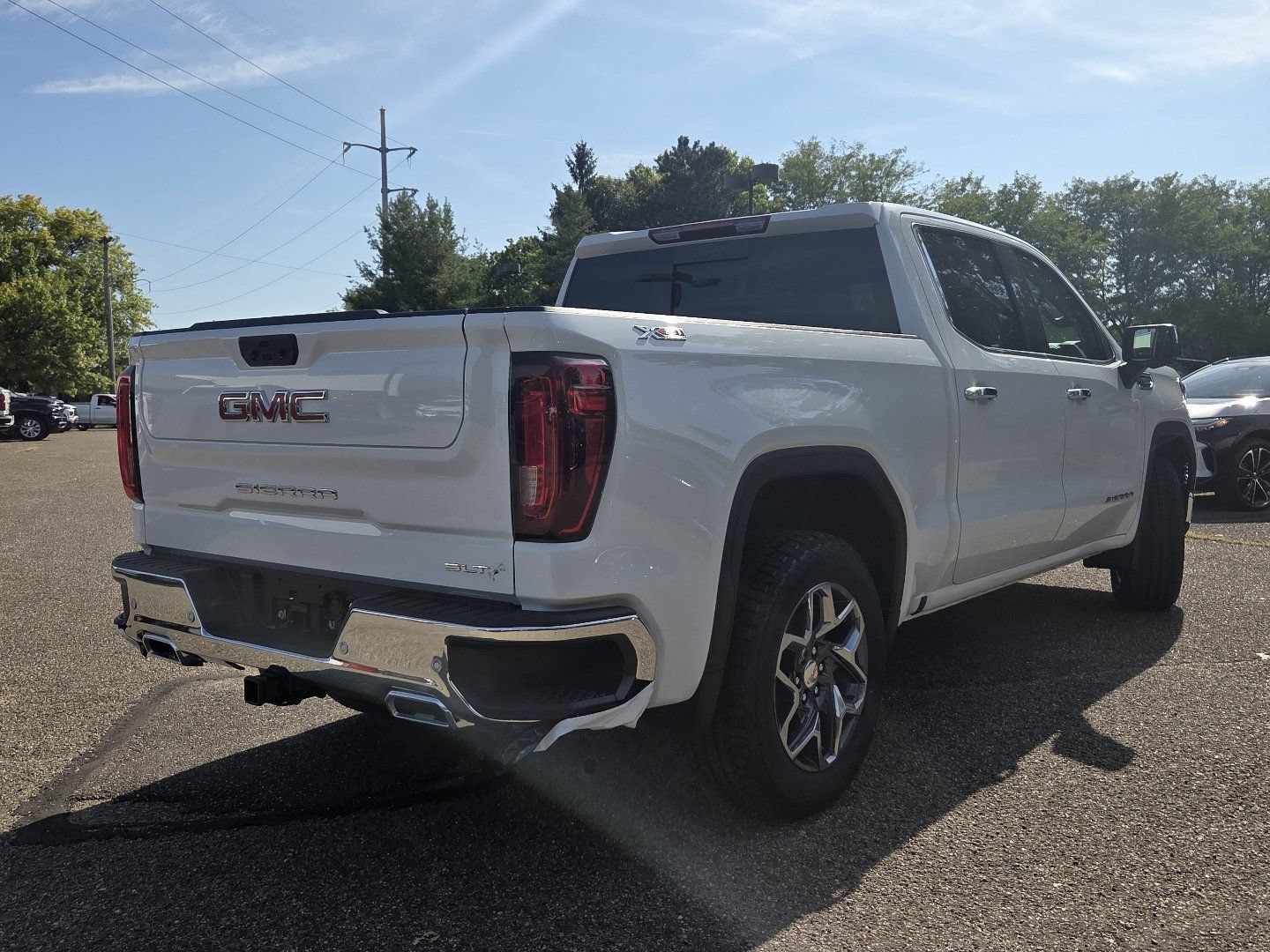 New 2026 GMC Sierra 1500 SLT AWD/4WD image 18