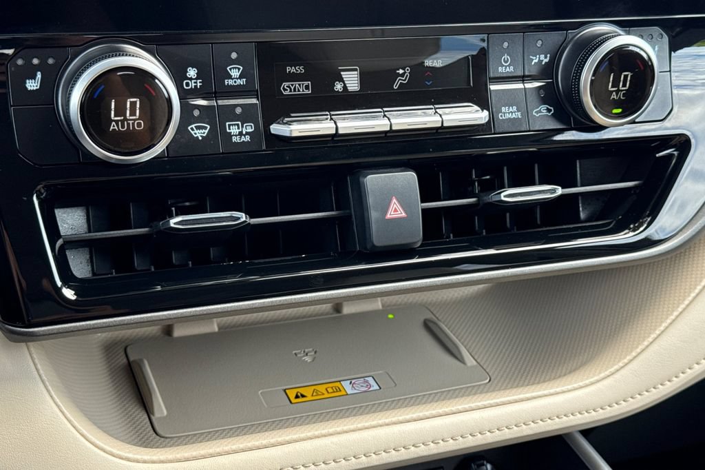 Certified 2025 Toyota Highlander XLE AWD/4WD image 20