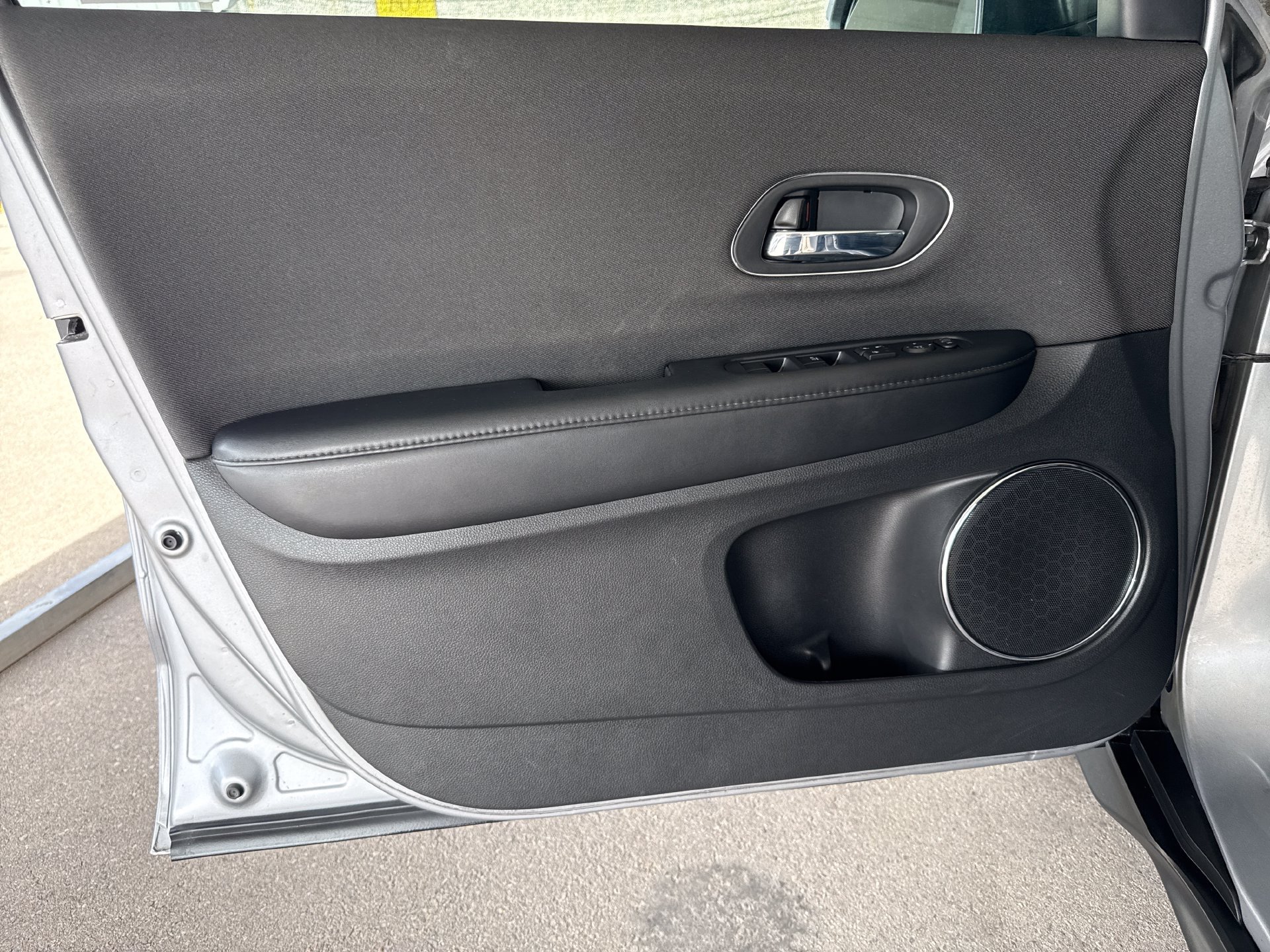 Used 2022 Honda HR-V EX image 13