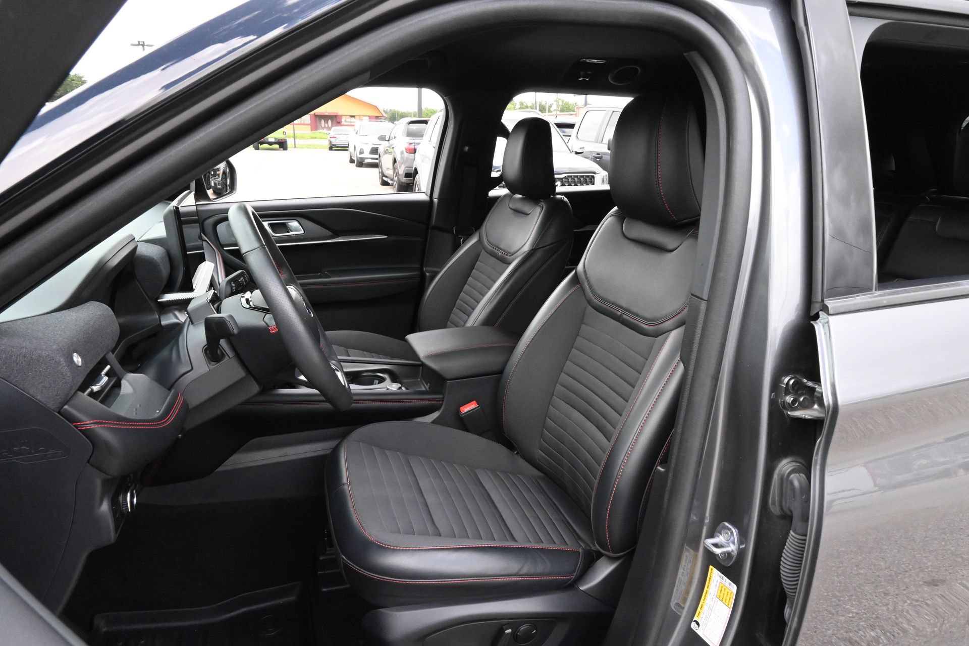 Certified 2025 Ford Explorer ST-Line RWD image 16