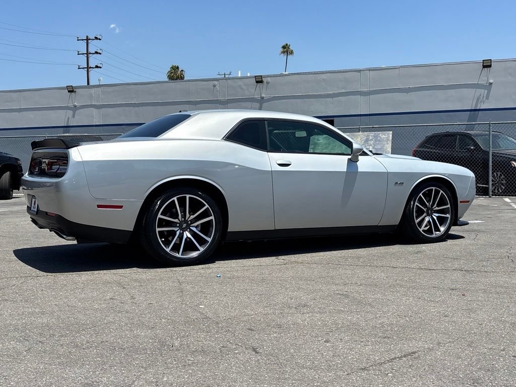 Used 2023 Dodge Challenger R/T RWD image 3