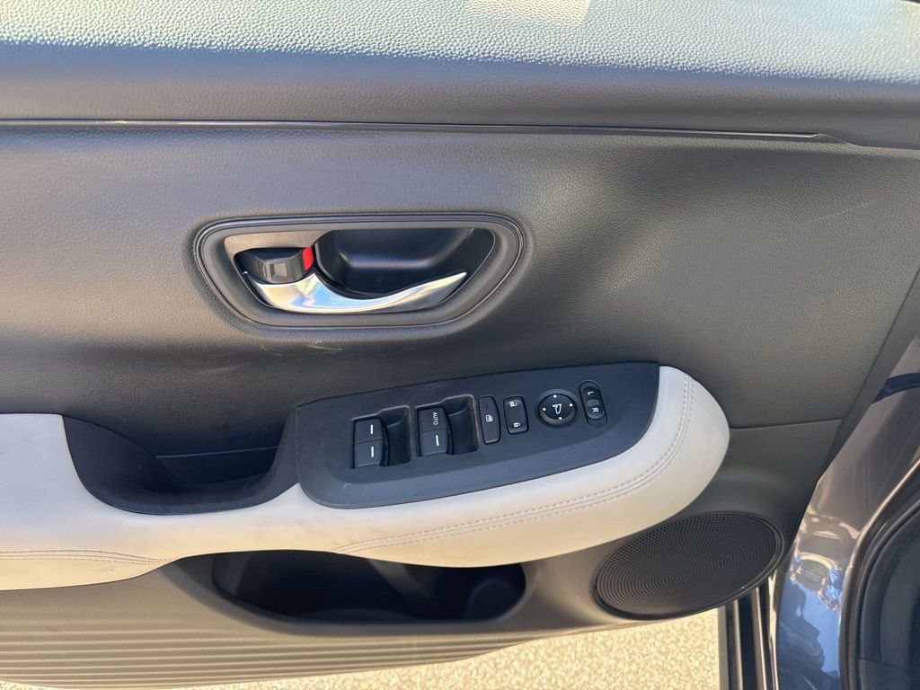 Used 2023 Honda HR-V LX image 15