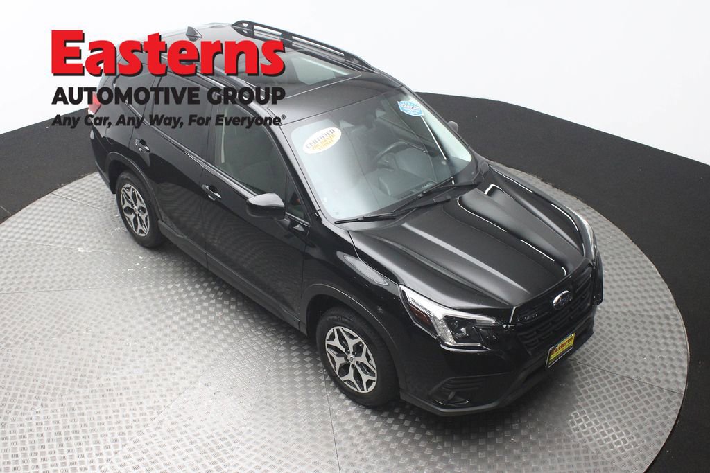 Used 2023 Subaru Forester Premium image 3