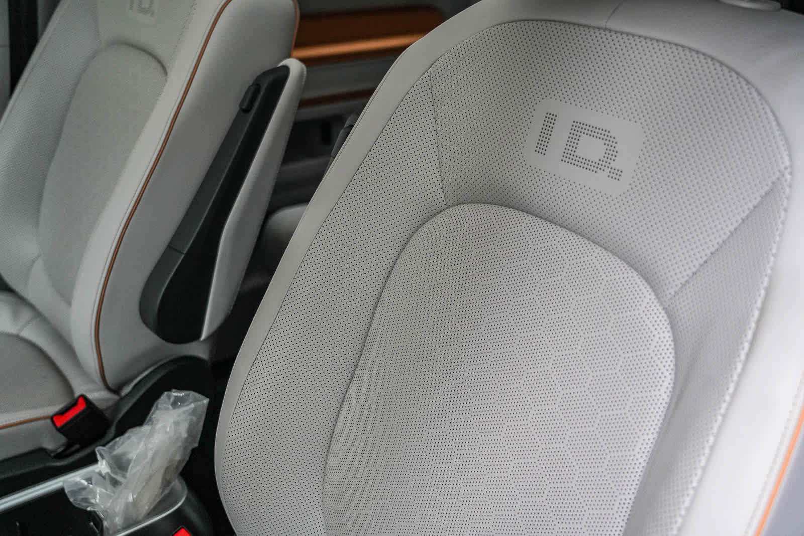 New 2025 Volkswagen ID. Buzz Pro S Plus AWD/4WD image 27
