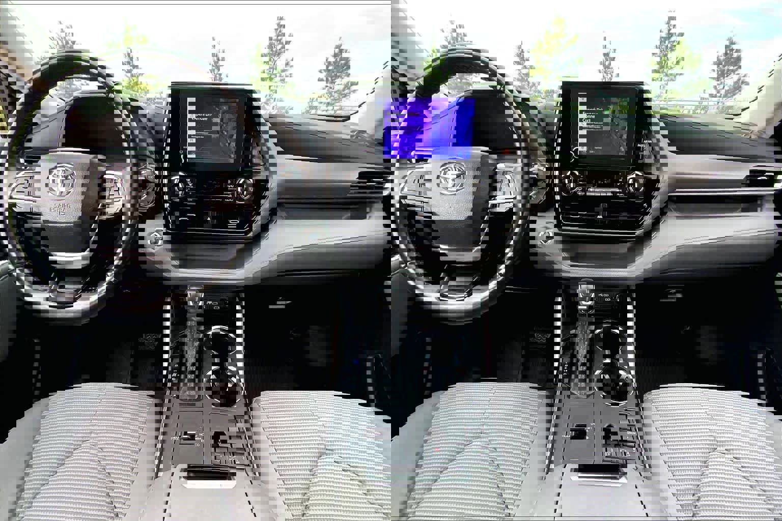 Used 2023 Toyota Highlander LE image 14