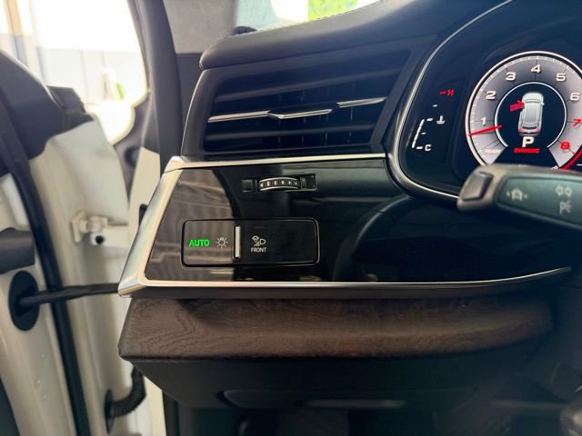 Used 2019 Audi Q8 Prestige image 16