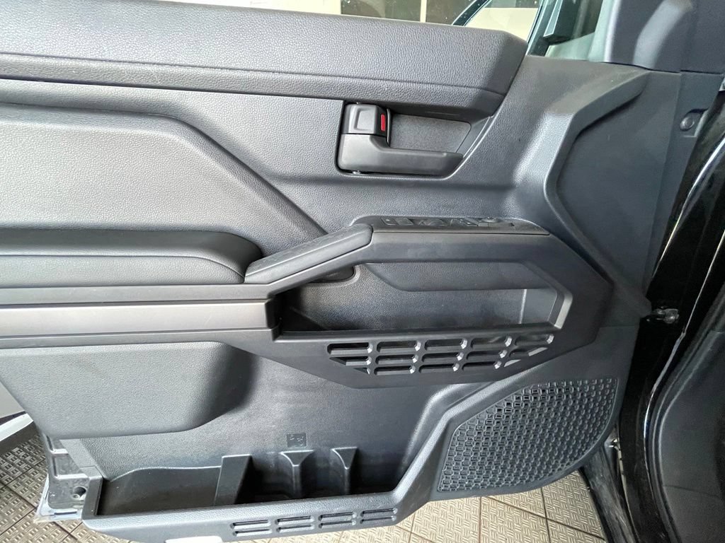 Used 2025 Toyota 4Runner SR5 AWD/4WD image 11