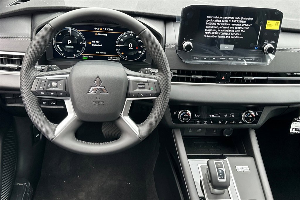 New 2025 Mitsubishi Outlander SE image 15