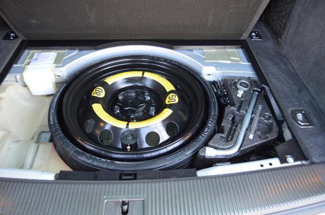 Used 2009 Volkswagen Touareg VR6 image 39