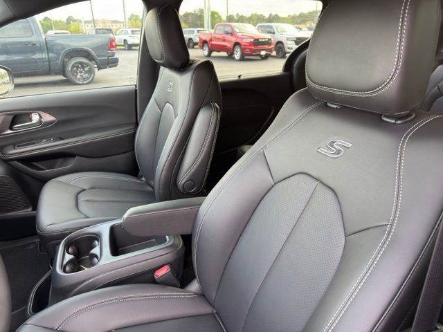 New 2026 Chrysler Pacifica Select FWD image 8