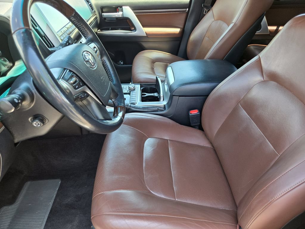 Used 2017 Toyota Land Cruiser w/ Four Season Floor Mat Package AWD/4WD image 8