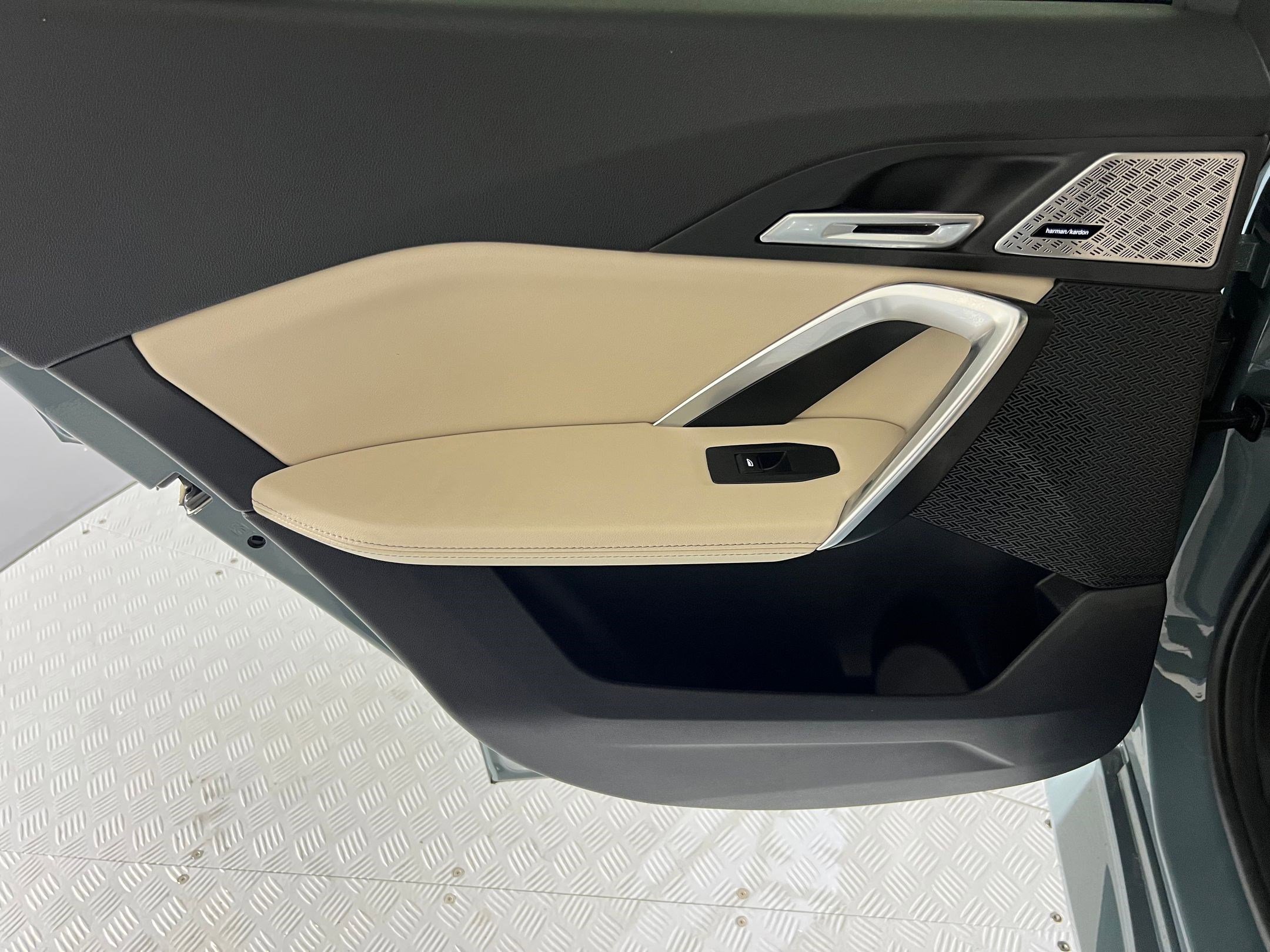 Used 2025 BMW X2 xDrive28i w/ Premium Package image 32