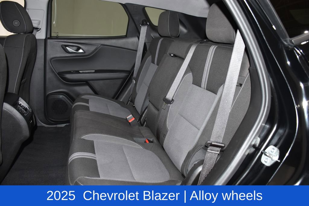 Used 2025 Chevrolet Blazer LT image 25