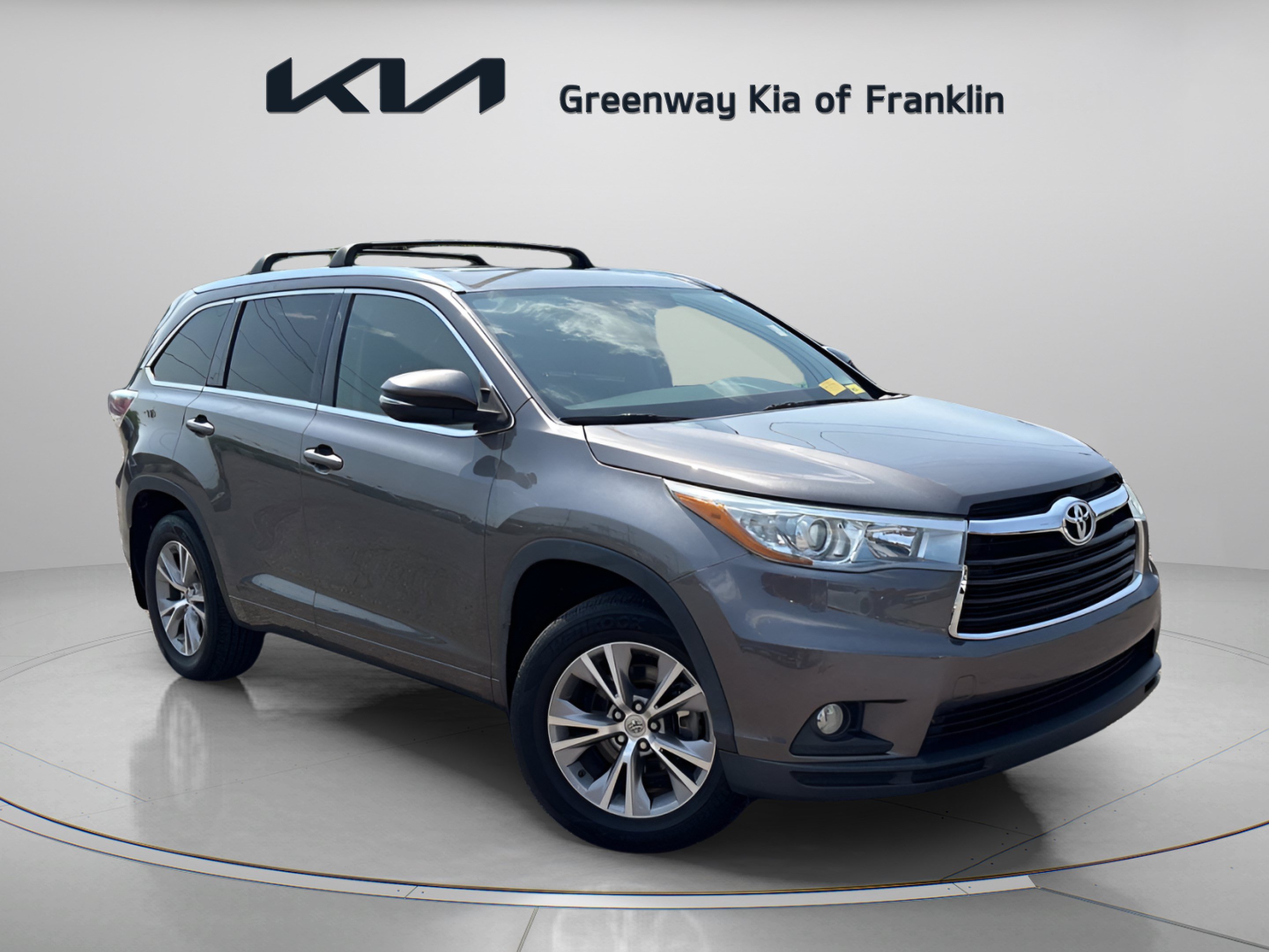 Used 2015 Toyota Highlander XLE AWD/4WD video 1