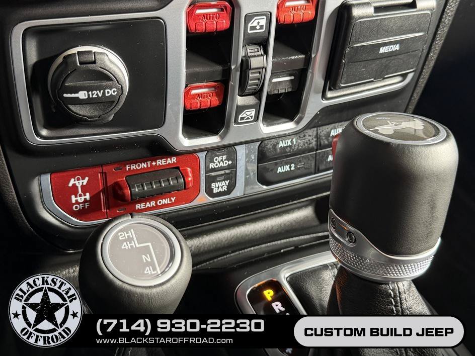Used 2025 Jeep Wrangler Unlimited Rubicon w/ Safety Group AWD/4WD image 25
