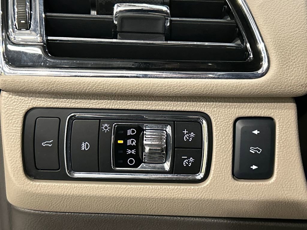 Used 2024 Lincoln Navigator Reserve image 20