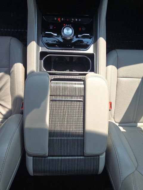 Used 2024 Jeep Wagoneer L Series II w/ Convenience Group I AWD/4WD image 32