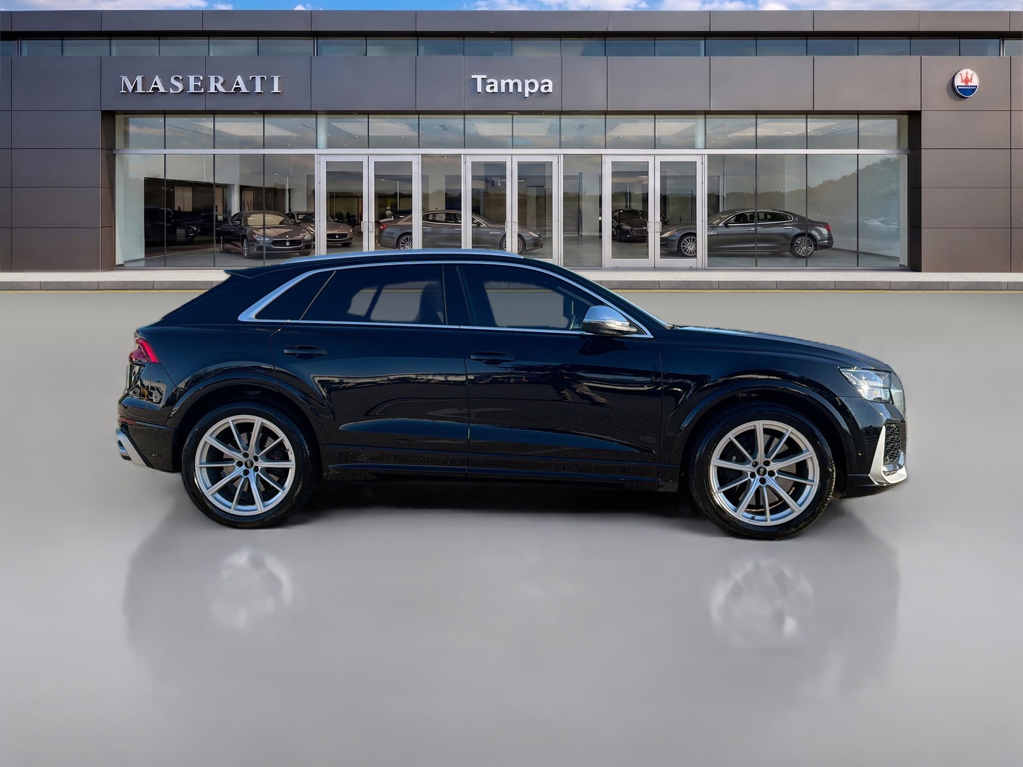 Used 2022 Audi RS Q8 AWD/4WD image 2