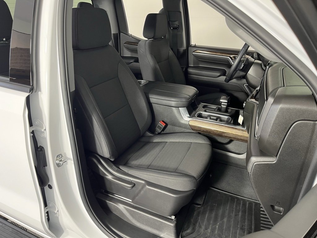 Used 2025 GMC Sierra 1500 Elevation image 29