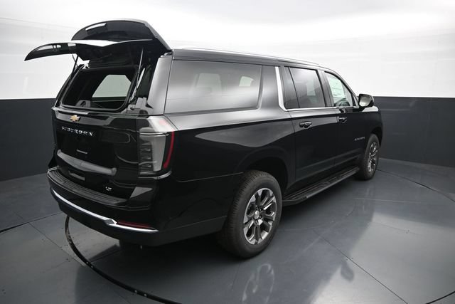 New 2026 Chevrolet Suburban LT w/ Comfort Package AWD/4WD image 12