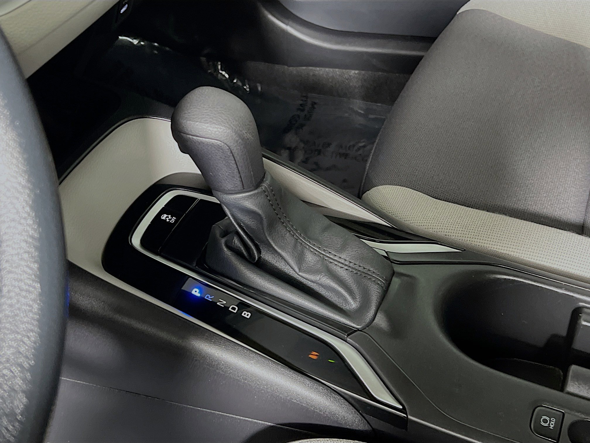 Used 2025 Toyota Corolla LE image 23