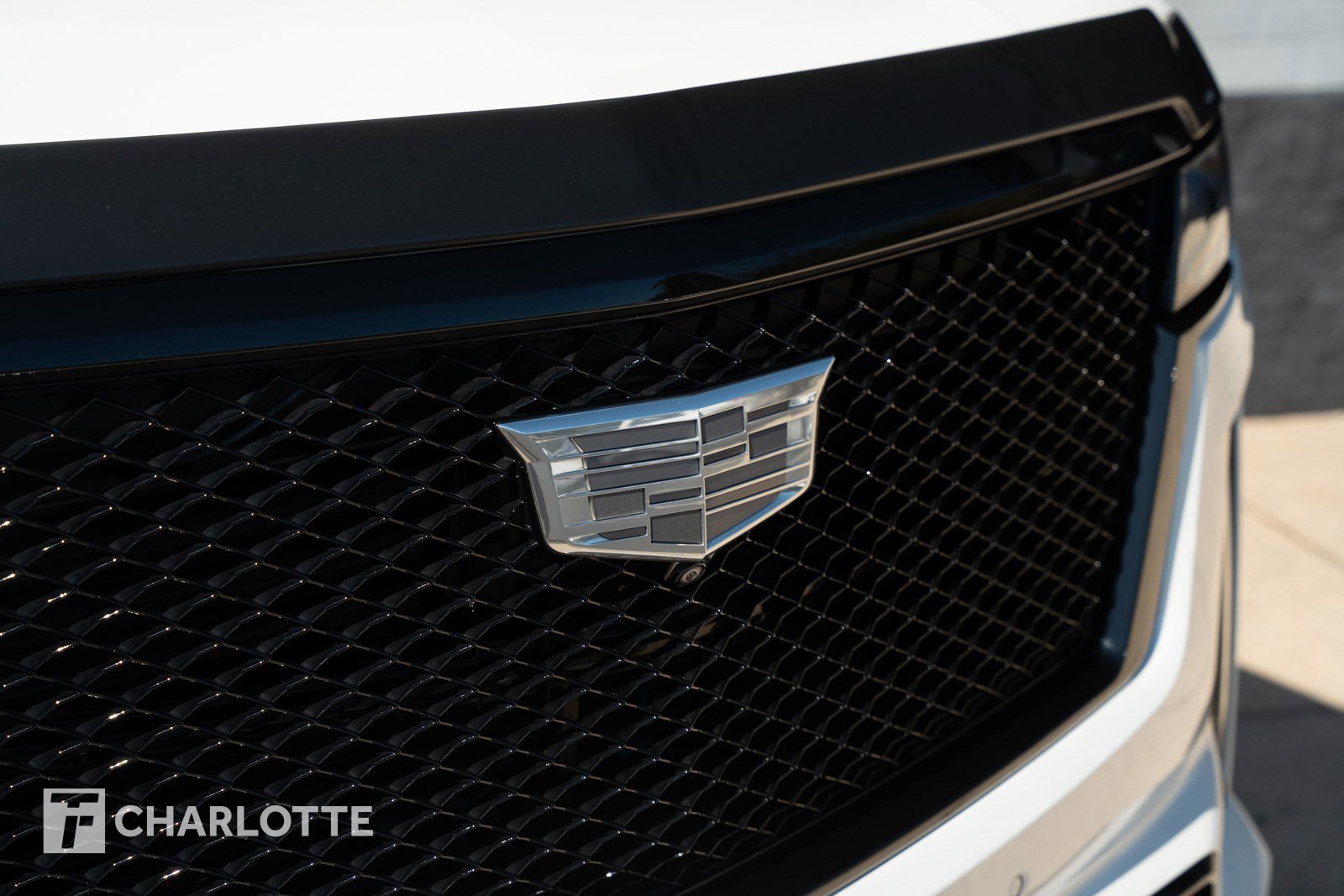 Used 2023 Cadillac Escalade V w/ LPO, ONYX Package image 3