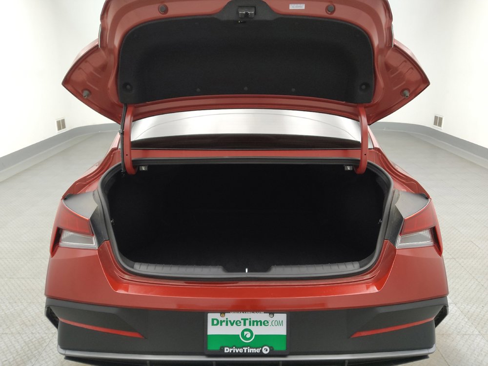 Used 2025 Hyundai Elantra SE FWD image 29