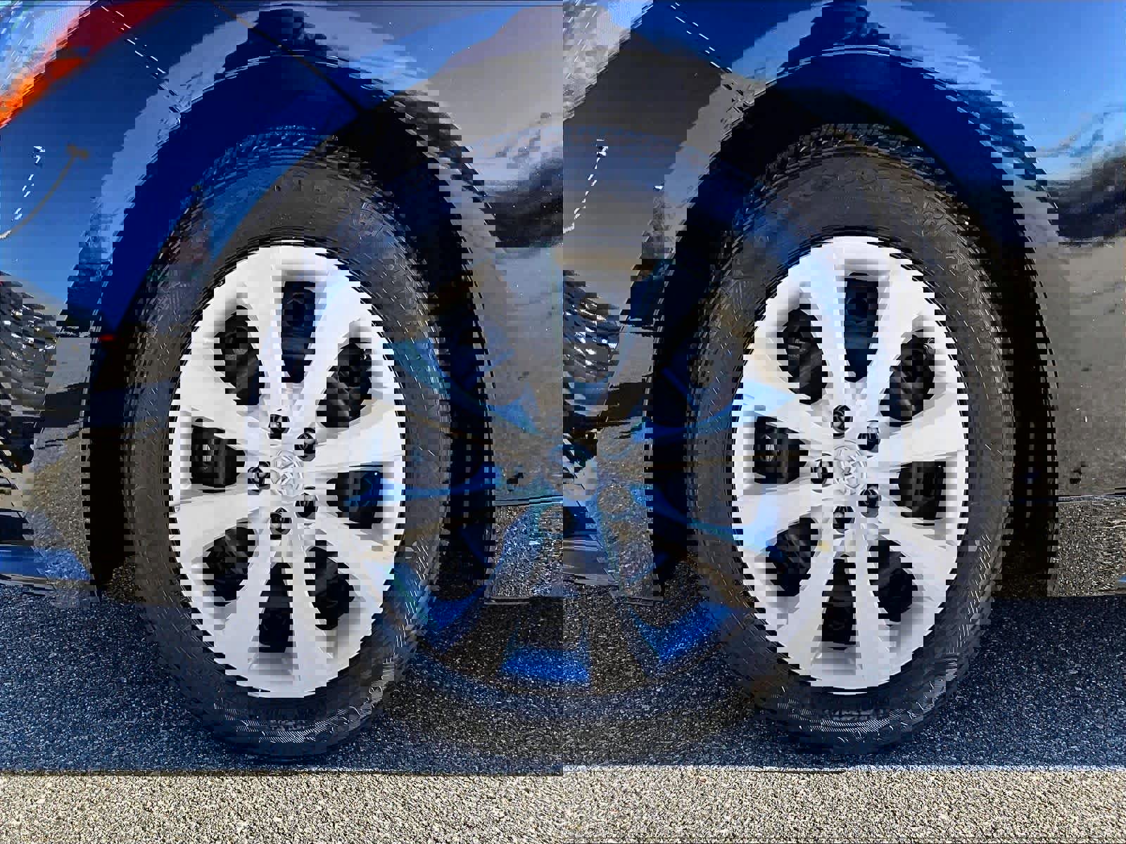 Used 2023 Toyota Corolla LE image 7