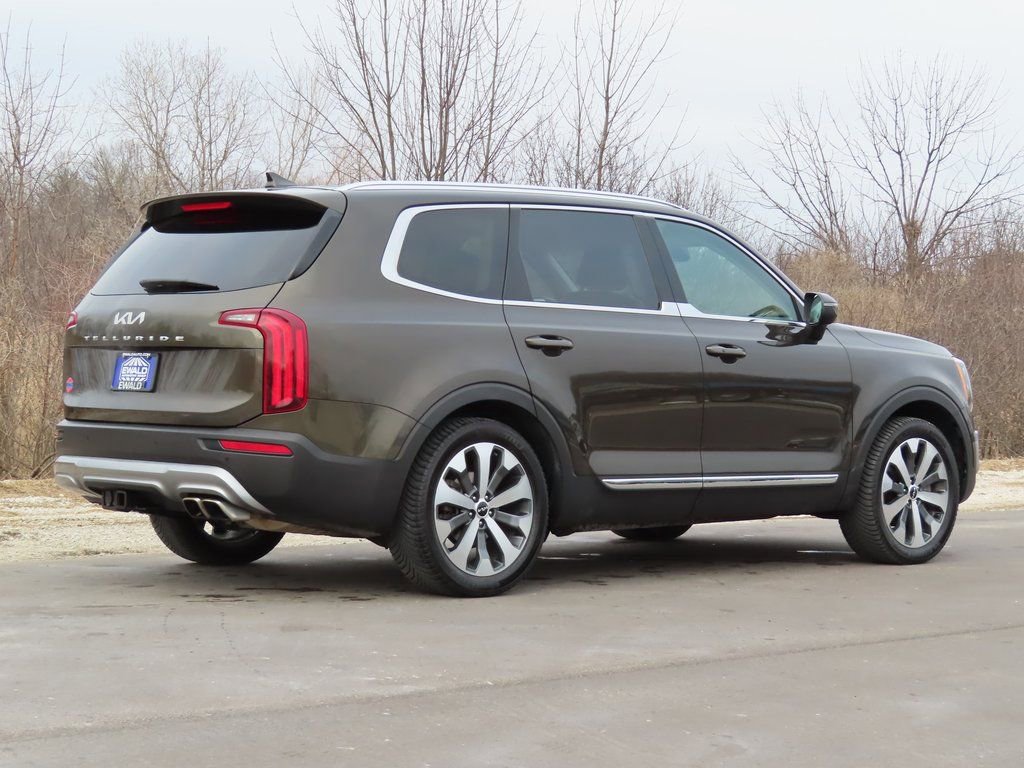 Used 2022 Kia Telluride EX w/ EX Premium Package image 3