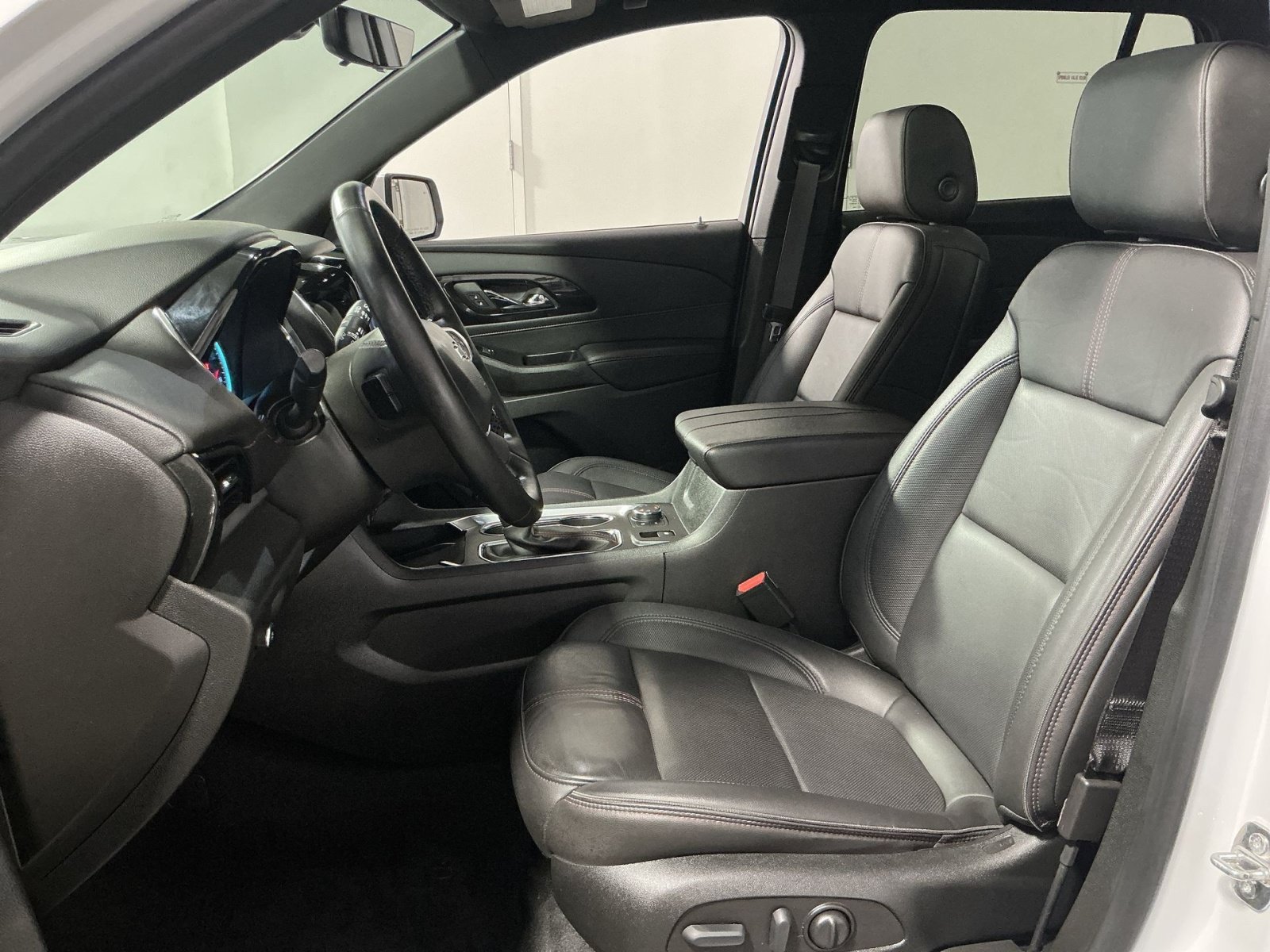 Used 2023 Chevrolet Traverse RS w/ LPO, Floor Liner Package AWD/4WD image 14