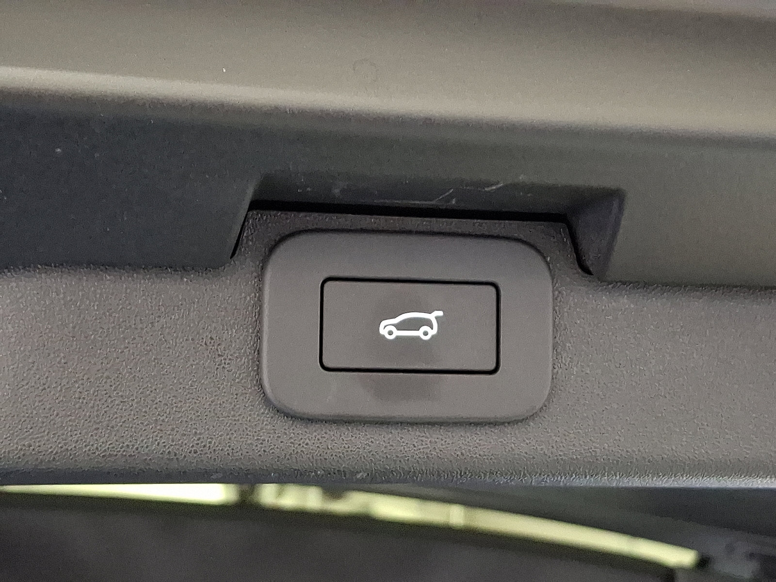 Certified 2025 Land Rover Discovery Dynamic SE image 29