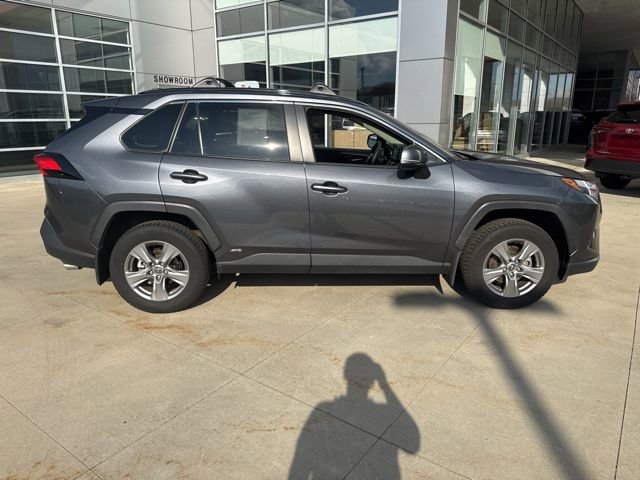 Used 2022 Toyota RAV4 XLE image 9