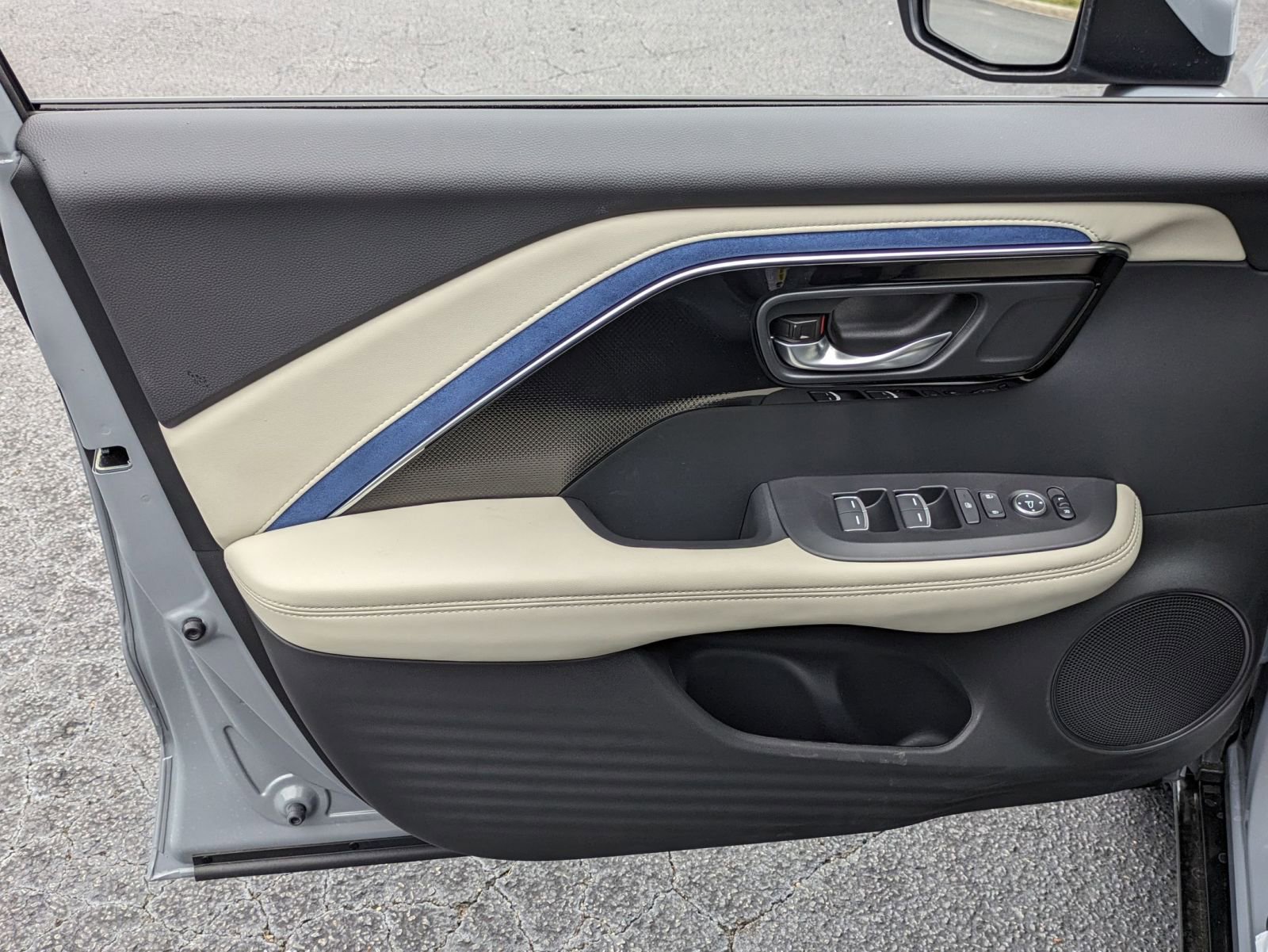 Certified 2025 Acura ADX A-Spec image 11