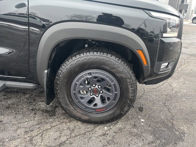 Used 2025 Nissan Frontier PRO-4X image 2