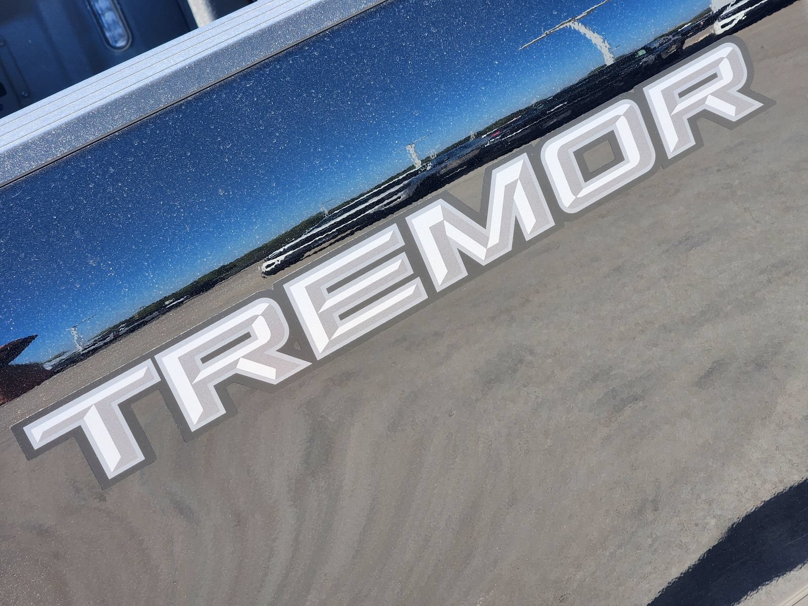 Certified 2025 Ford F250 King Ranch w/ Tremor Off-Road Package AWD/4WD image 11