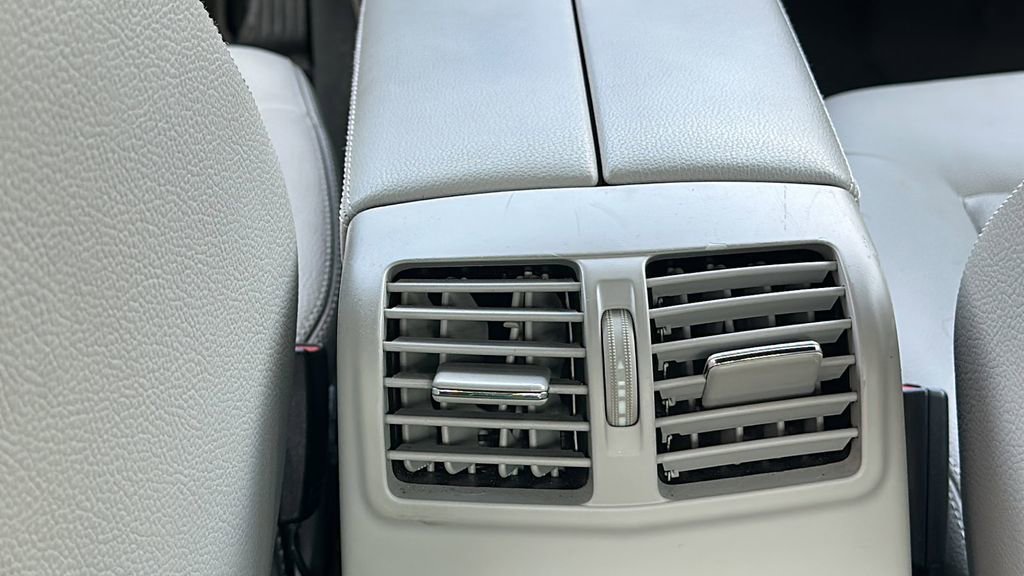 Used 2011 Mercedes-Benz E 350 Sedan image 22