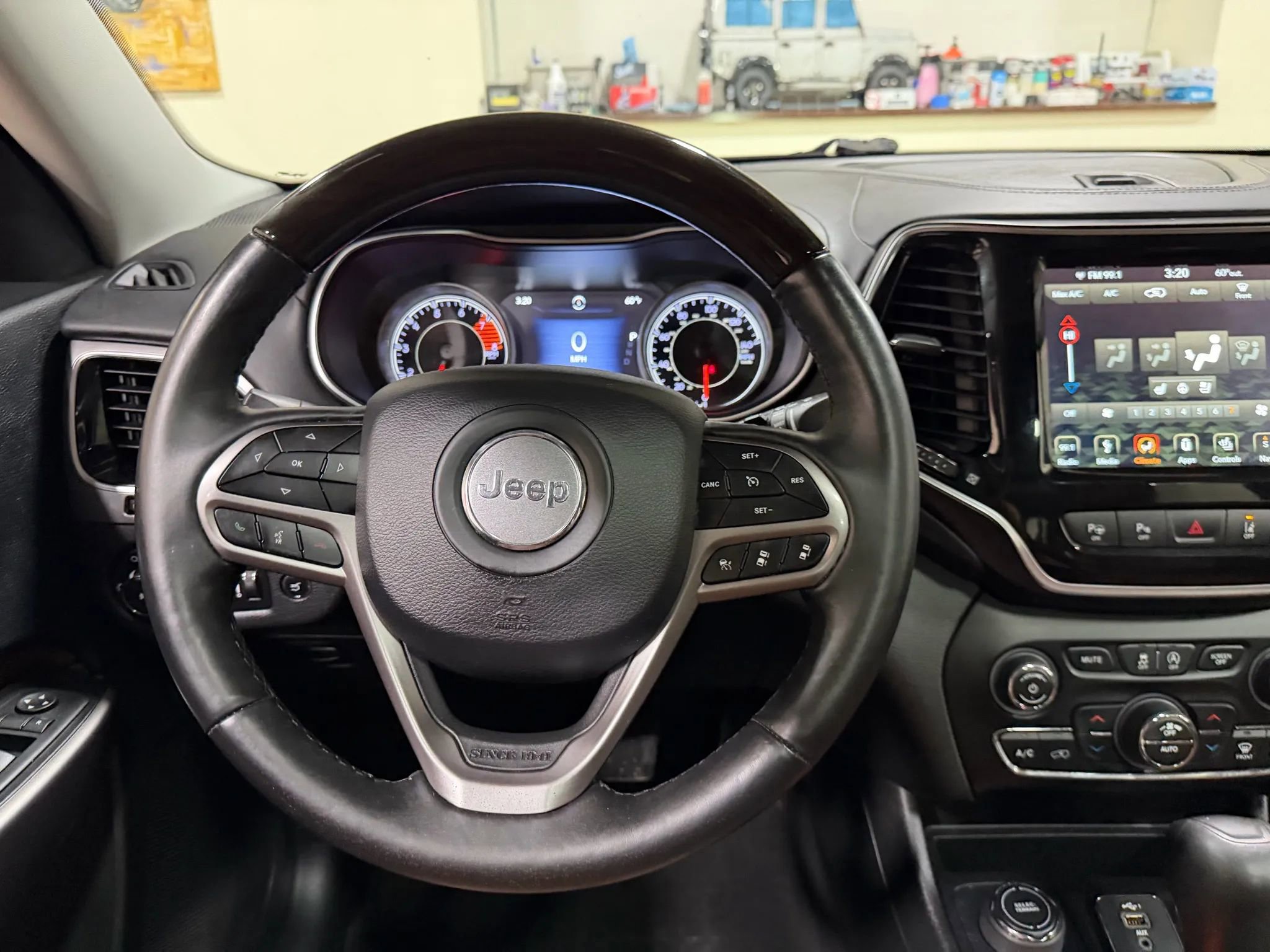 Used 2019 Jeep Cherokee Overland w/ Technology Group image 53