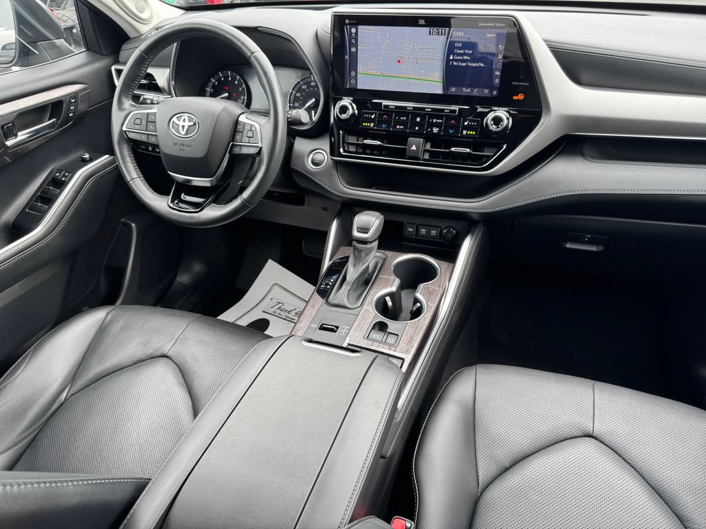 Used 2021 Toyota Highlander Platinum FWD image 12