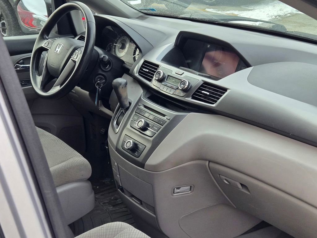 Used 2014 Honda Odyssey LX image 10