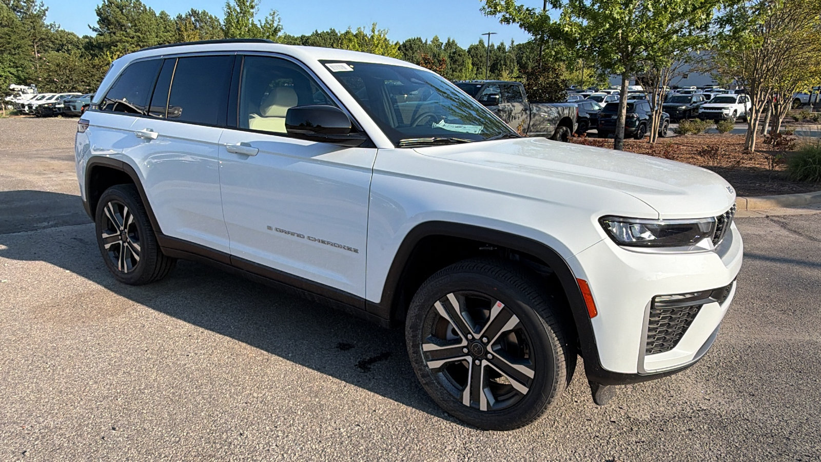 New 2027 Jeep Grand Cherokee Limited AWD/4WD image 5
