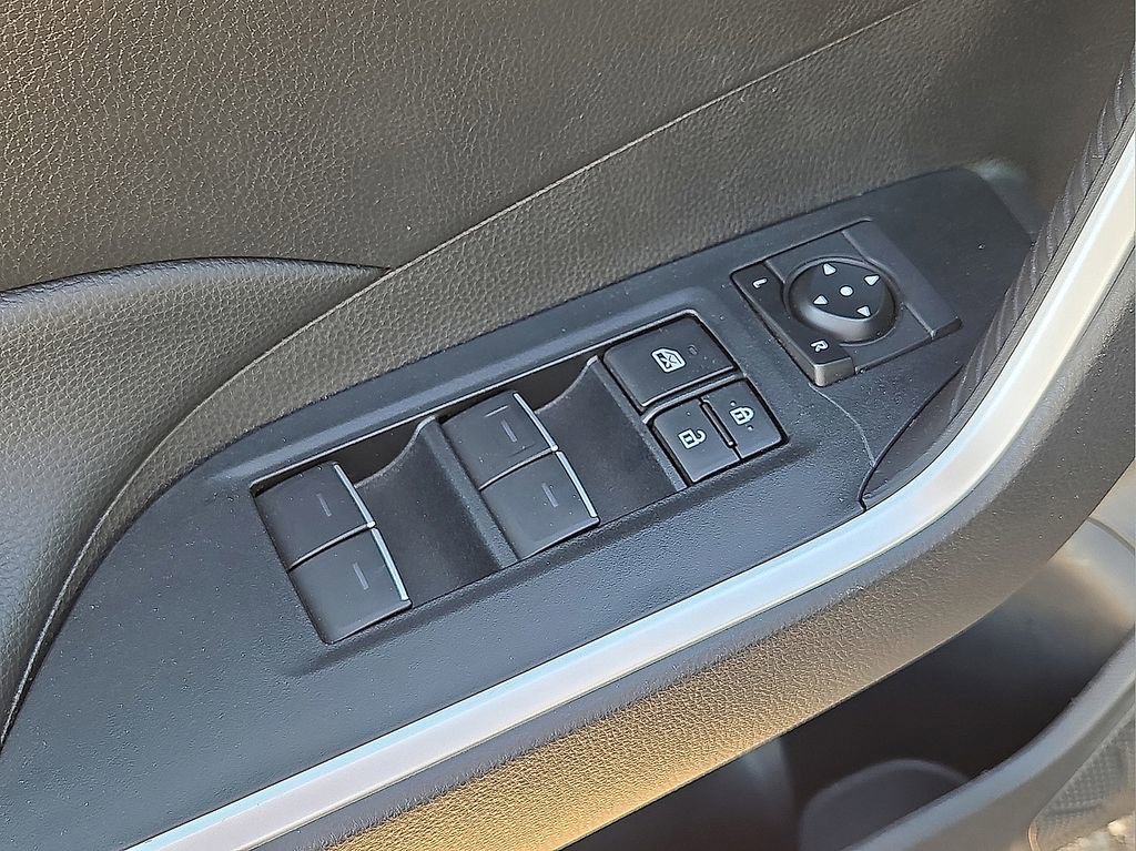 Used 2025 Toyota RAV4 XLE image 22