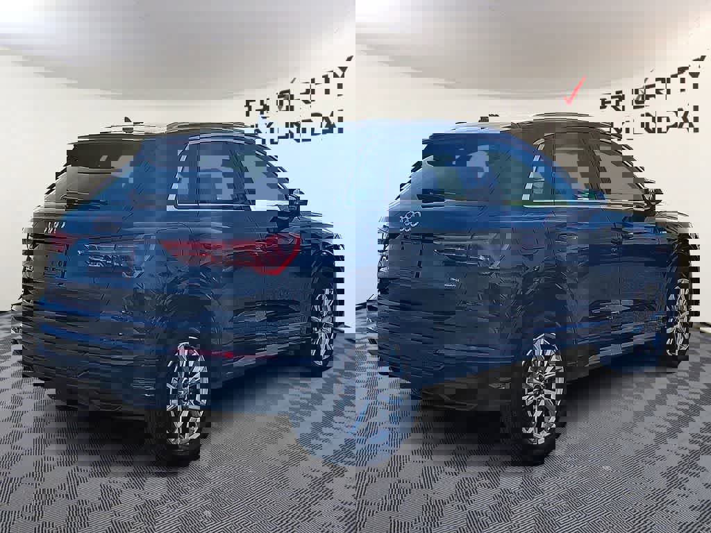 Used 2024 Audi Q3 2.0T Premium image 4