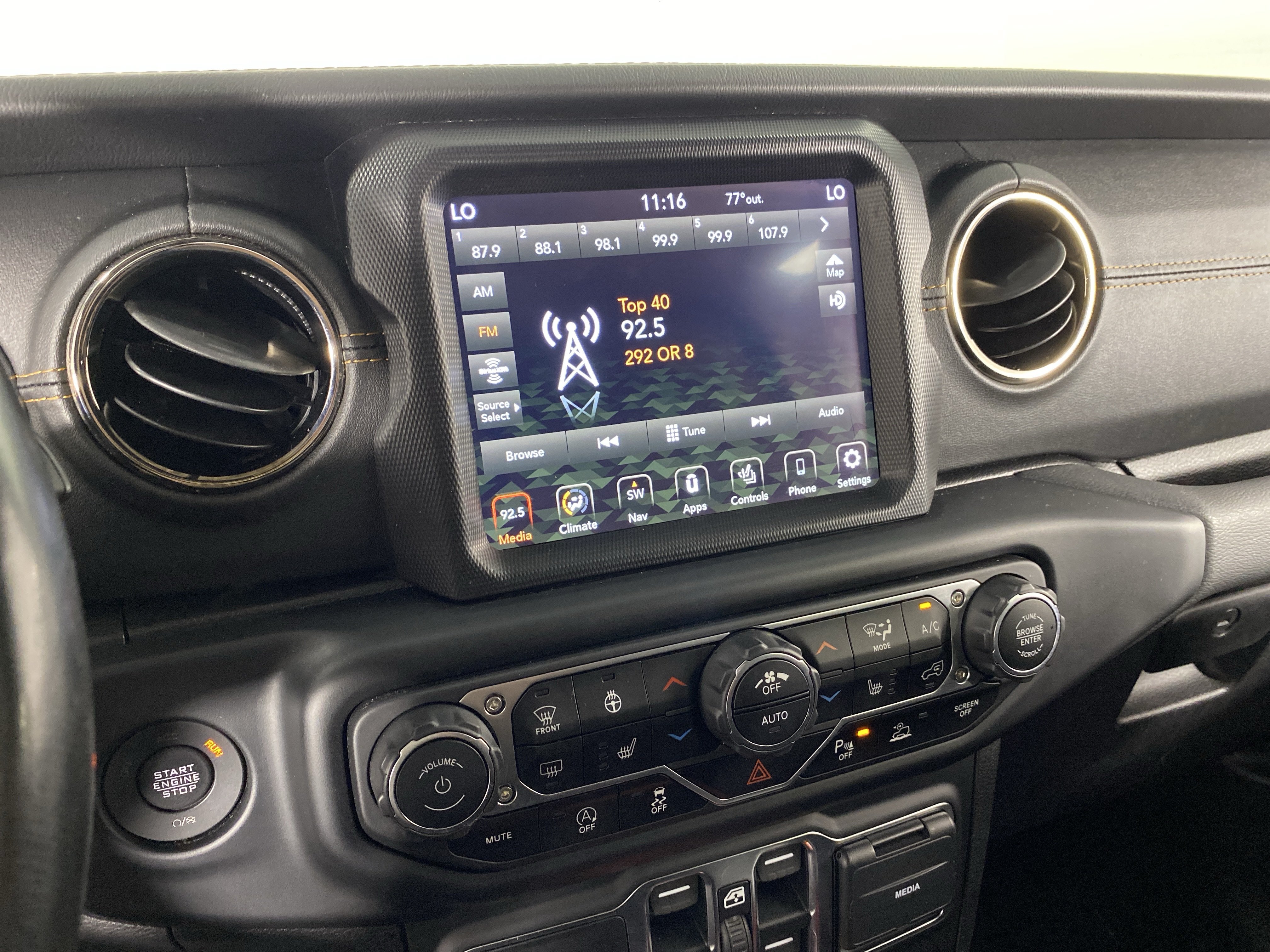Used 2021 Jeep Gladiator Overland AWD/4WD image 34