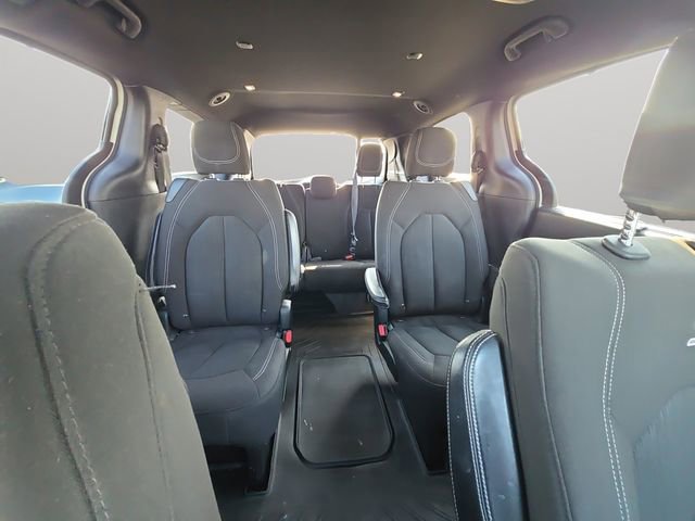 Used 2019 Chrysler Pacifica Touring Plus w/ S Appearance Package image 17